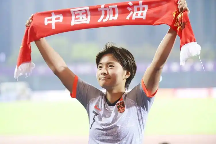 中国女足迎大喜王珊珊秒变民族英雄绝平制胜点球淘汰日本