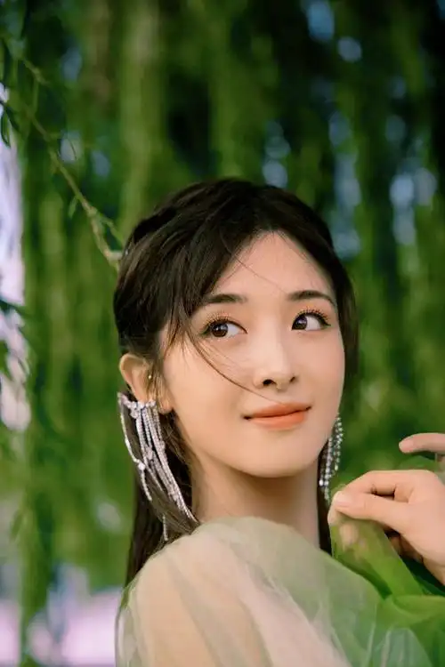 张含韵壁纸一位来自四川的美女