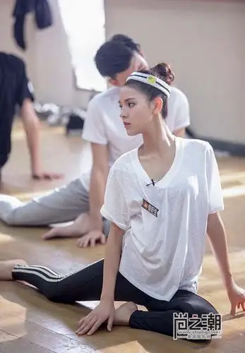 一年级大学季张予曦上热搜 张予曦整容前后照片曝光