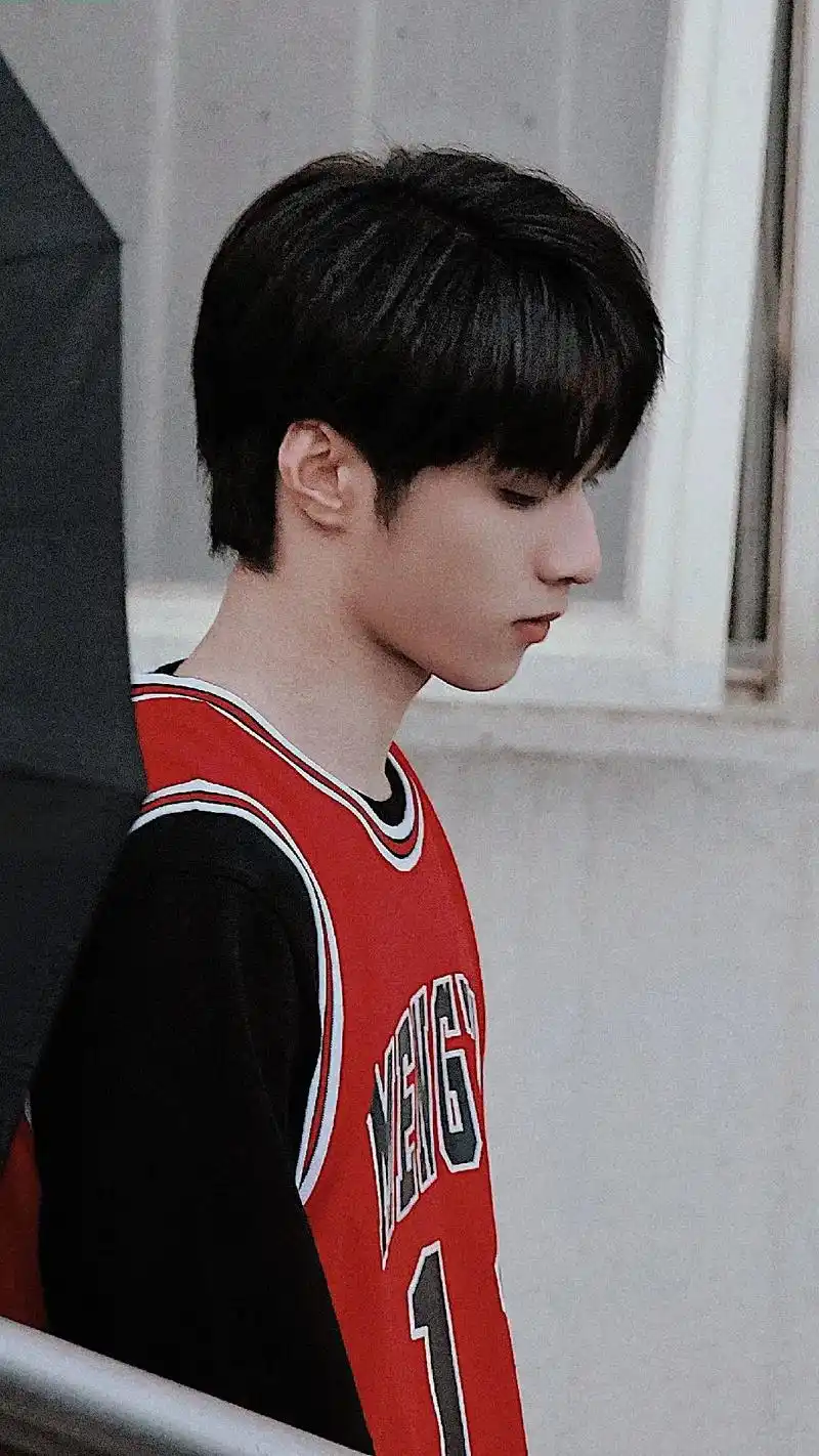 男高 篮球服 鼻梁骨#刘耀文 #帅哥 #推荐 #fyp #安利