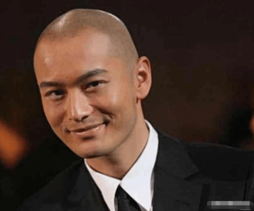 男星剃光头,鹿晗69分,张卫健94分,刘德华99分,最后一位200分