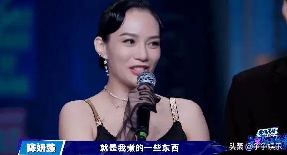 布布携女友高甜撒糖,王一博变身工具人,张艺兴只能亲吻空气