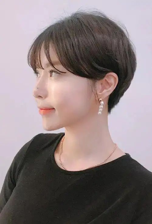 女生精剪出的短头发图片_发型造型_宝妈时尚生活网