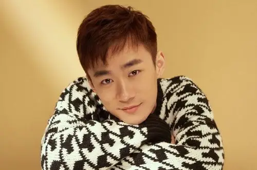 不求人除了虎牙一哥外,还有这个隐藏身份,出名前照片真相了!