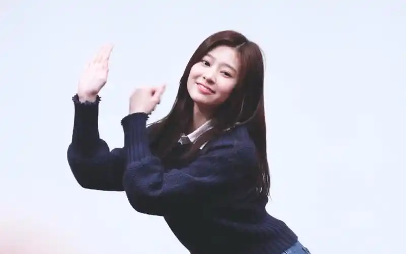 4k单人饭拍多版本-入股自信漂亮妹妹 稳赚不赔.15