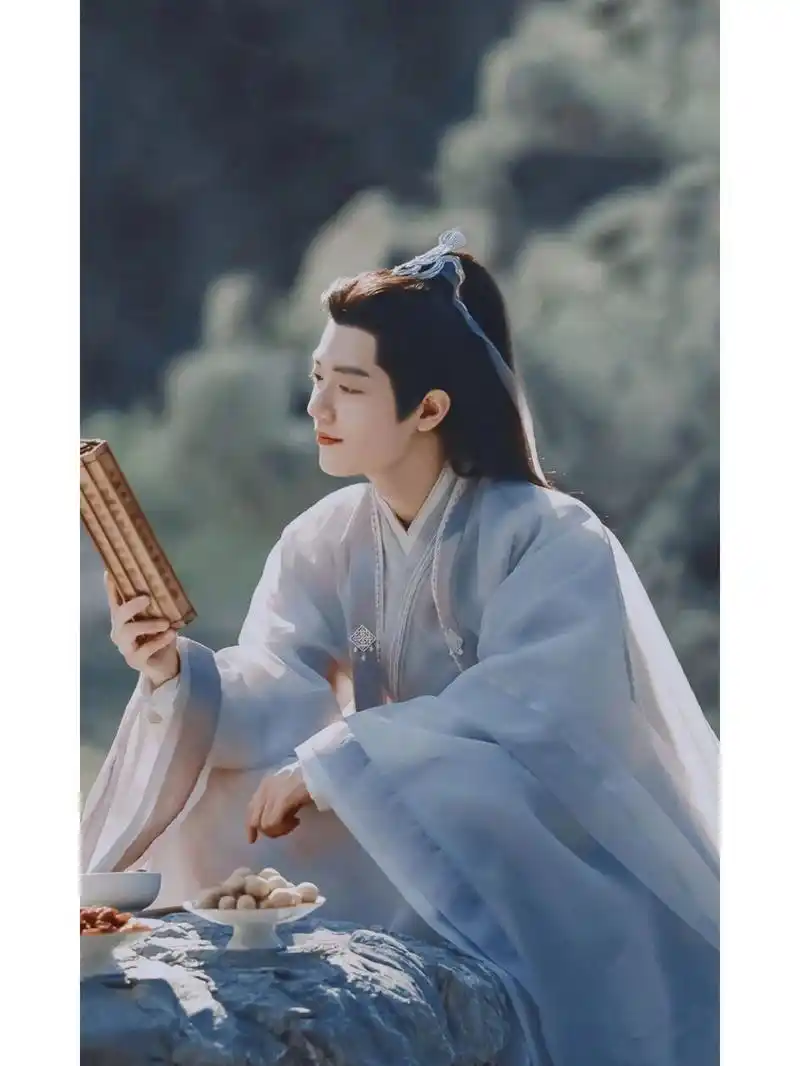 壁纸 | 《玉骨遥》时影大神官/肖战日常 92图片来自网络,侵权立删.