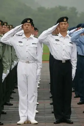 解放军启动历史上最大规模三军换装