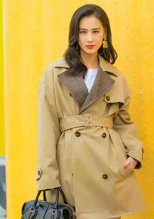 百万阔太黄圣依分手贵妇风偏爱糖果色系穿搭意外穿出少女感