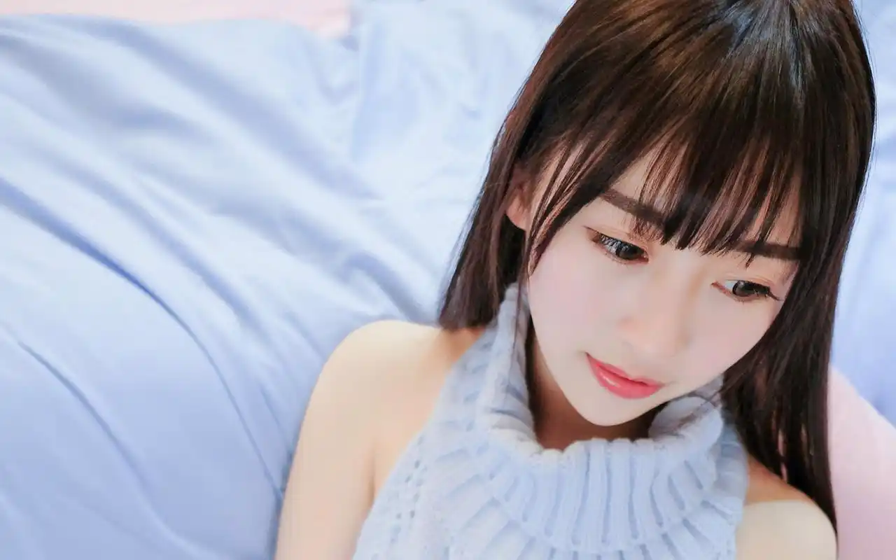 性感萝莉美女火辣露背装写真高清桌面壁纸