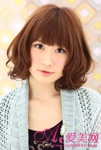 蓬蓬梨花头烫发 大脸快速缩小绝招