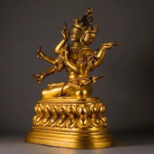 中国清代铜鎏金六臂观音佛造像