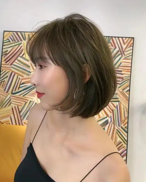 40岁女人中长发发型图(40岁以后适合什么发型) - 河马手游网