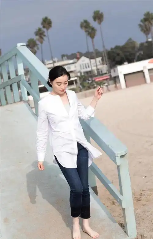 赤脚的吴越,也是这么唯美!