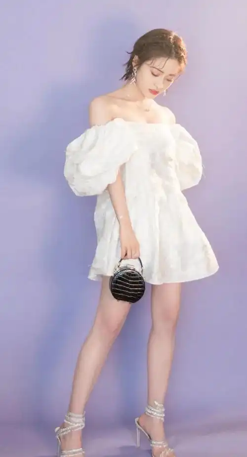 沈月端庄优雅娴静写真,优雅迷人!