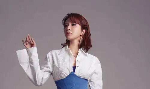 金巧巧晒生日照庆生,丈夫于冬同框破不和传闻,豪宅内景令人称赞