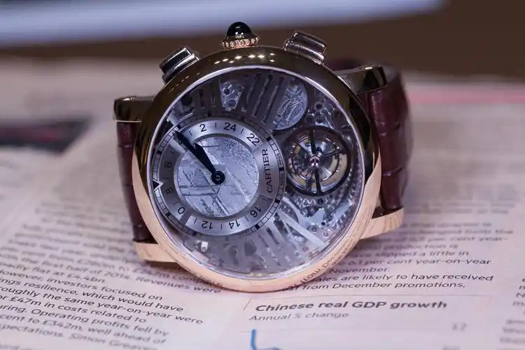 卡地亚rotonde de cartier "地球与月亮"陀飞轮双时区月相男表