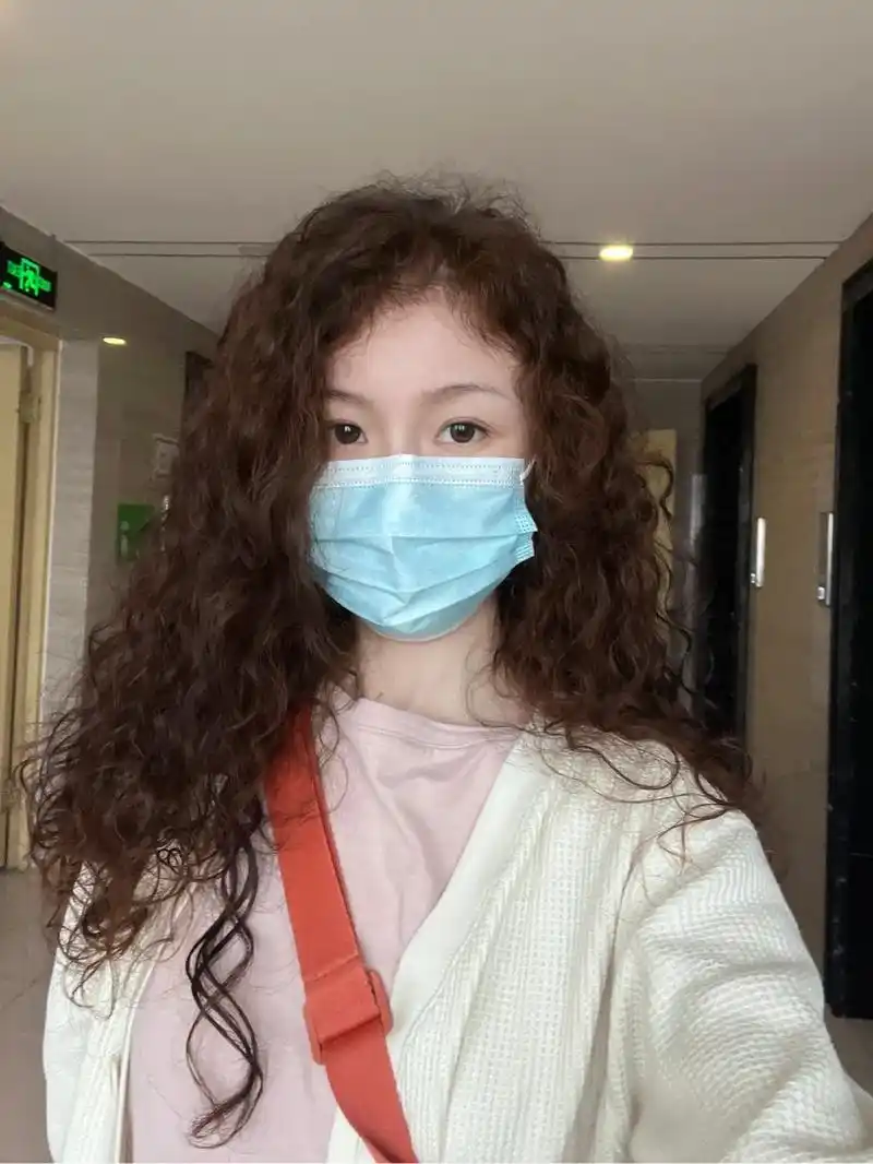 我可能疯了,大夏天疯狂想烫羊毛卷.羊毛卷好处: 1,无痛co - 抖音