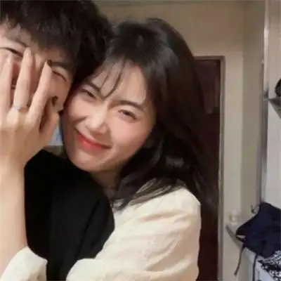 2022最新真人情侣头像高清一男一女甜蜜微信热门情头