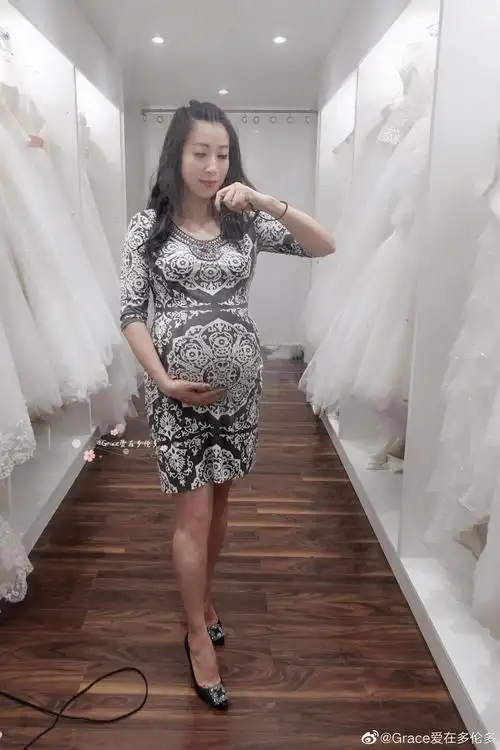 二胎孕照拍好啦,四套造型都很喜欢.期待正片!