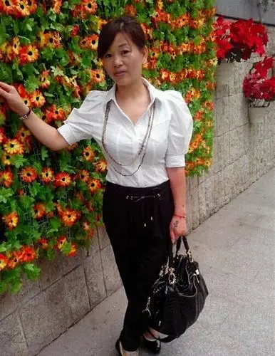 45岁离异女征婚照片(id:56042031)_重庆征婚交友_珍爱网