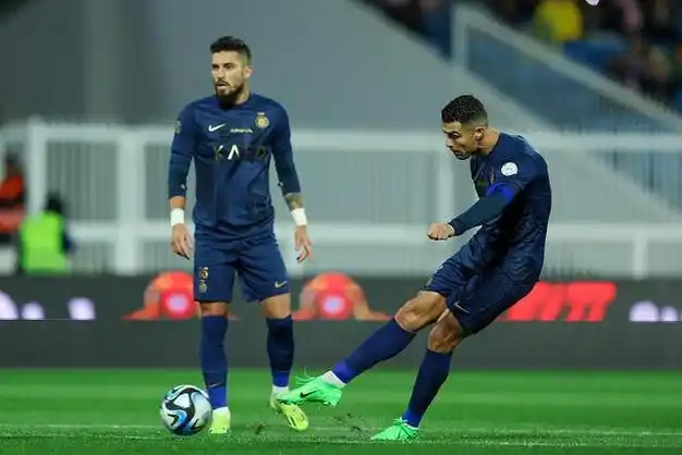 连场戴帽毫无上限c罗朝着一千球迈进c罗不会放慢脚步