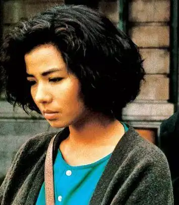 31岁为爱息影47岁丧夫为爱守寡13年的钟楚红现在怎样了