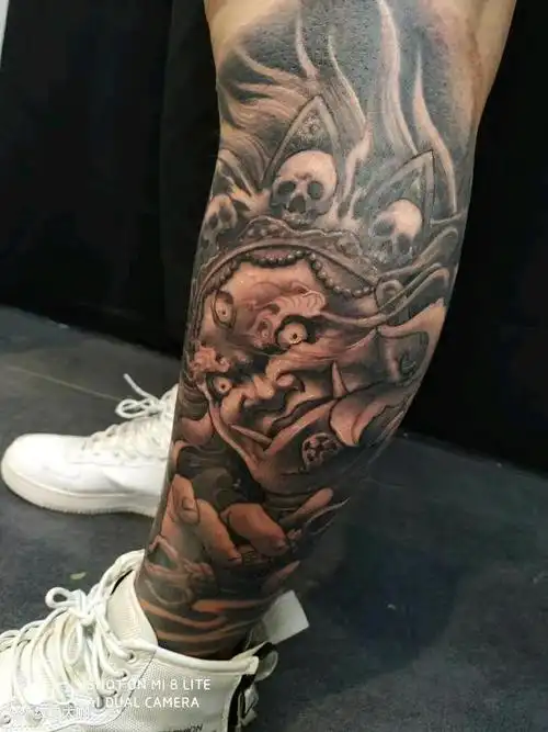 大黑天财神 降魔杵抱小腿_纹身图案手稿图片_冯迎春的纹身作品集