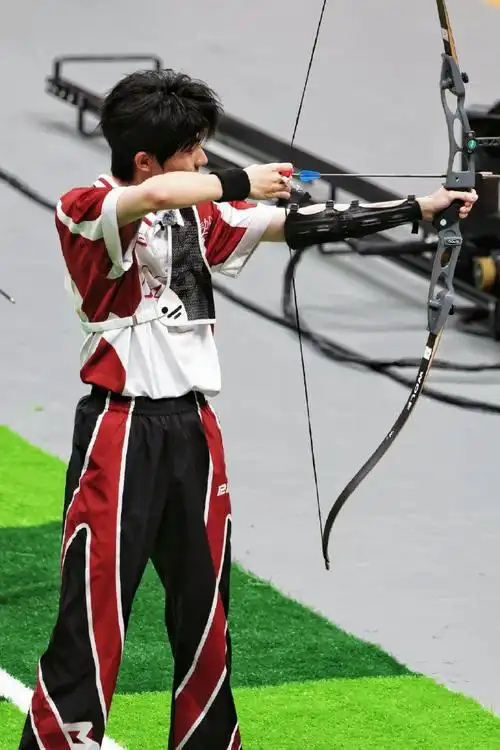 别射箭了,射我心里吧!时代少年团壁纸超话#时代少年团#cr:见水印