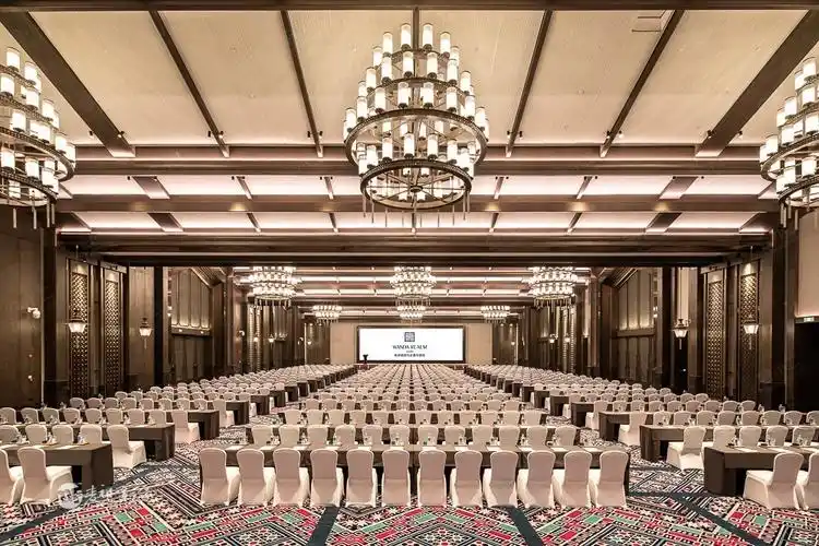 桂林融创施柏阁酒店大宴会厅详情