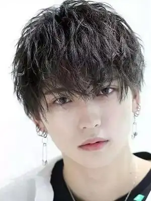 男生帅气发型短发图片  男生短发精神帅气发型