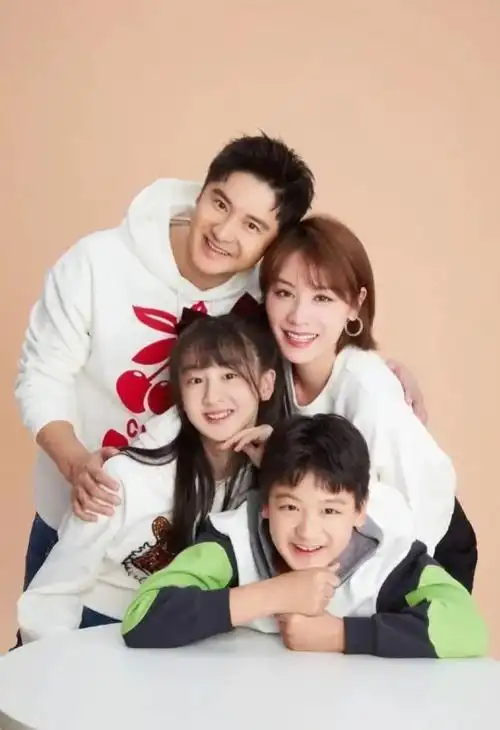 森碟16岁了#4月15日,是森碟16岁的生日,妈妈叶一茜在零时为她送上