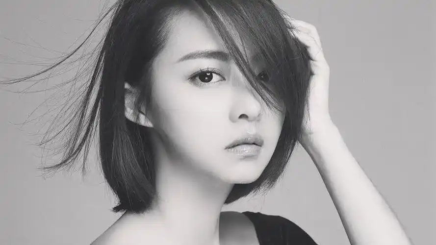 女神余心恬性感时尚写真,高清壁纸图片,大陆明星-回车桌面