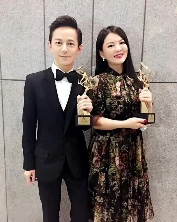 李湘的眼光毒辣,雷厉风行,敢于舍弃安逸的生活,勇敢地追逐自己的梦想.