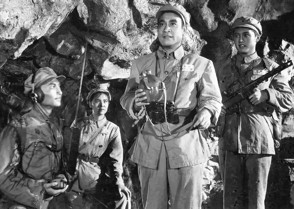 这部电影献礼抗美援朝70周年,上映8天,票房破5亿.