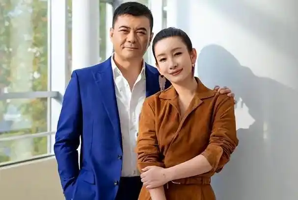 王新军和秦海璐在2021年共同参与了综艺节目《妻子的浪漫旅行》第五季