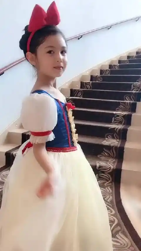 查看更多 a 微关系 他的关注(74) alina_白白 乌漆嘛黑大魔王达拉