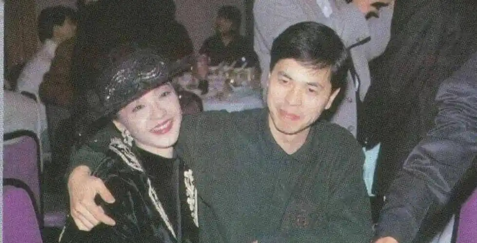 陈慧娴与梅艳芳争霸失败,退出歌坛赴美,多年后陈慧娴说内情_欧丁玉