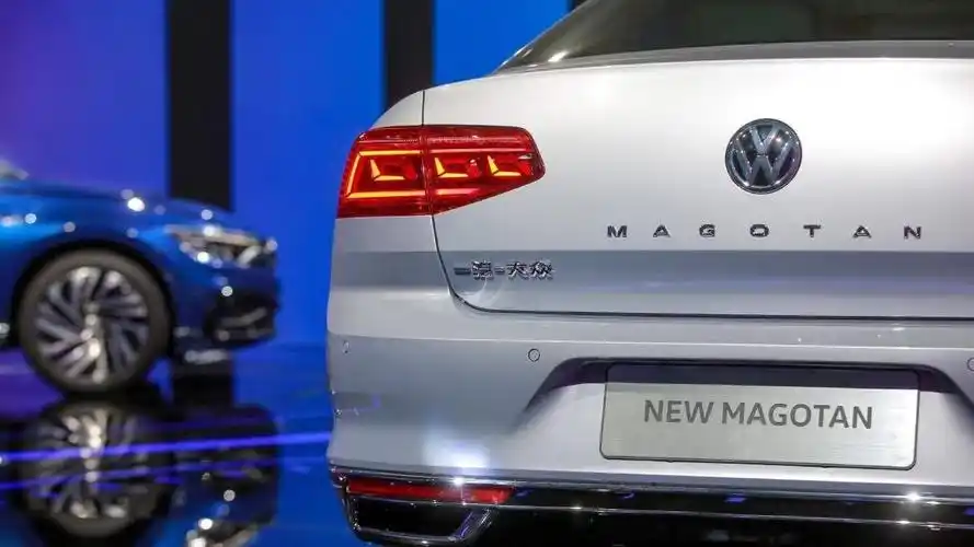 一汽-大众全新迈腾家族上市,尾标带字母,售价18.69-30.99万元