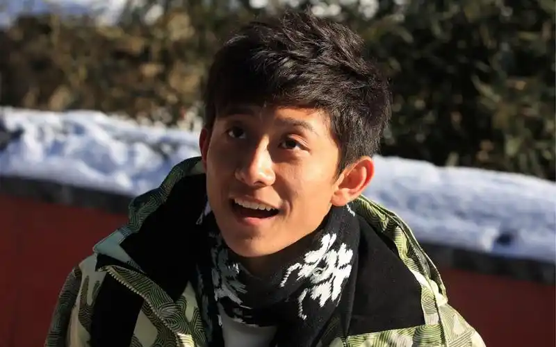 张一山转型困难,释小龙经典片段回忆杀,杨紫救场《老爸回家》