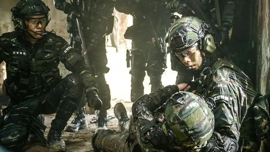 电影《喋血边境》燃血热播,特种兵王夺命狂飙铁血守护!