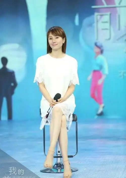 39岁袁泉与41岁马伊琍同台赢了年龄输了颜值这点却完胜