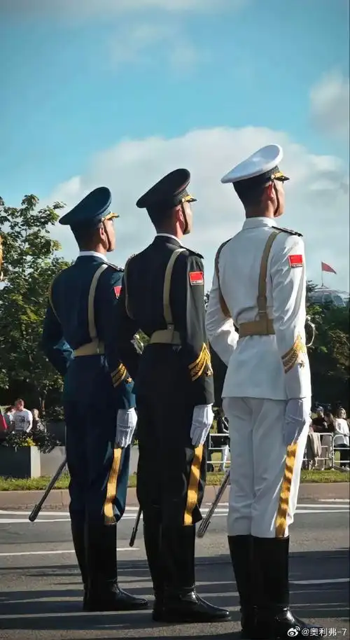 硬帅!中国解放军三军仪仗队