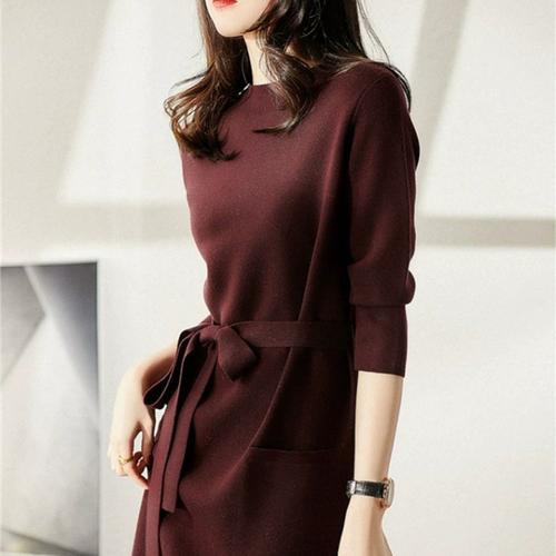 显瘦打底宽松长款毛衣裙子秋冬高级感酒红色气质针织连衣裙女修身