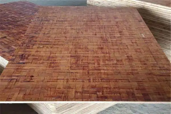 巴中18mm桥梁竹胶板使用视频-鼎强竹木