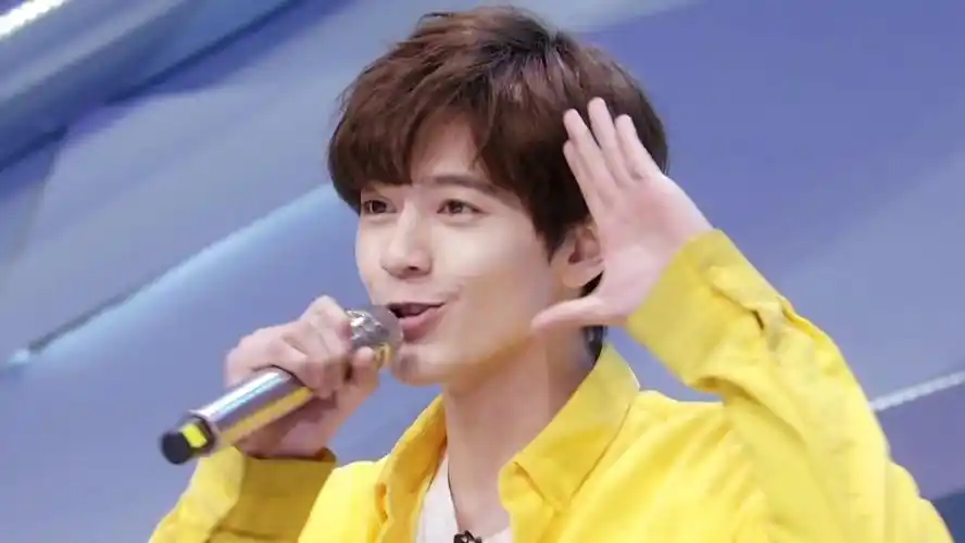 《青春有你》【纯享】李宗霖《阳光宅男》-综艺视频-免费在线观看-爱