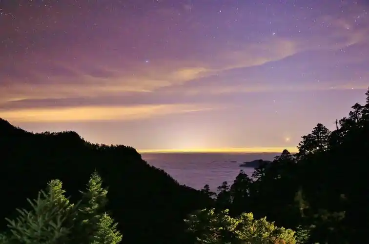 排云夜景星空及玉山主峰观日出云海