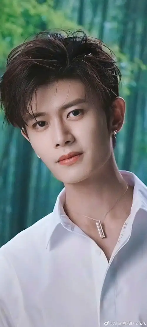 任嘉伦超话7  恭喜勇于打破滤镜,超越自我的任嘉伦开拍新剧.