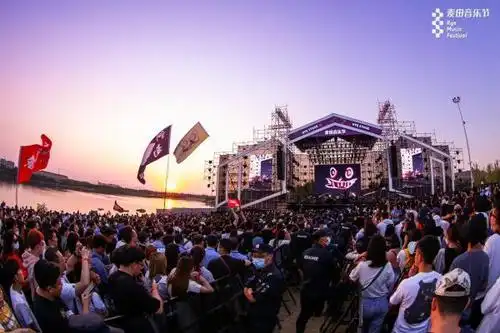 麦田音乐节主题出彩 玩转环保 音乐理念