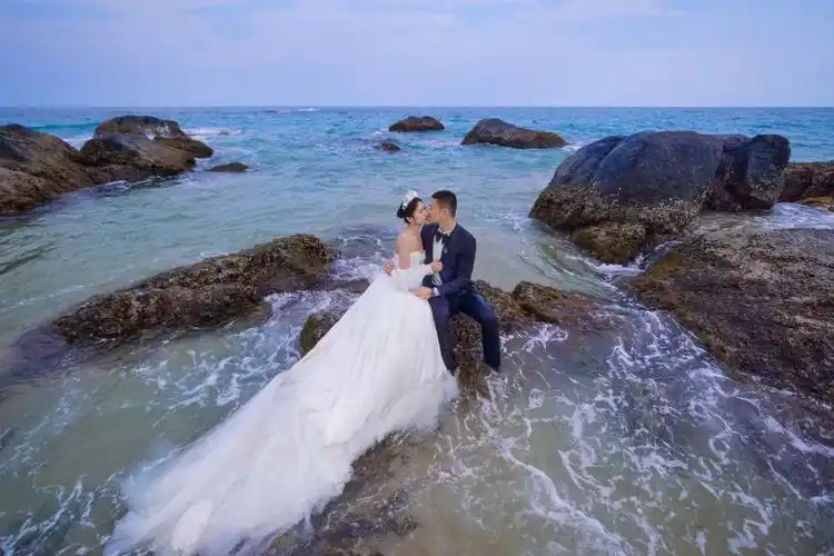 婚纱照海南三亚铂爵旅拍