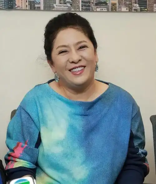 向太陈岚发年轻时照片,颜值惊艳不输关之琳,向佐却被无情嘲讽|陈岚